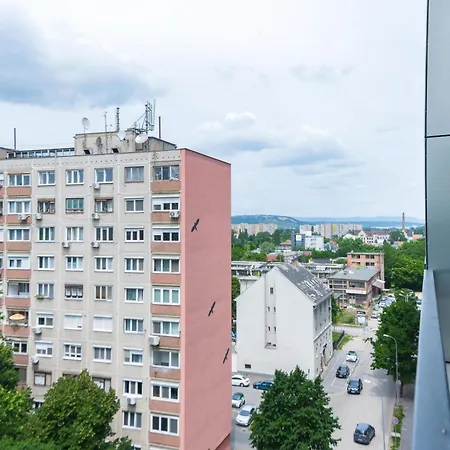 Waterfront By Urbanrent Apartment *