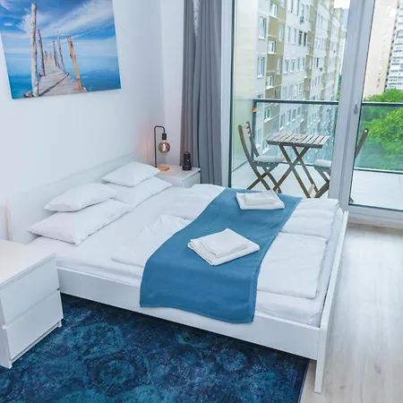 Waterfront By Urbanrent Apartmán *