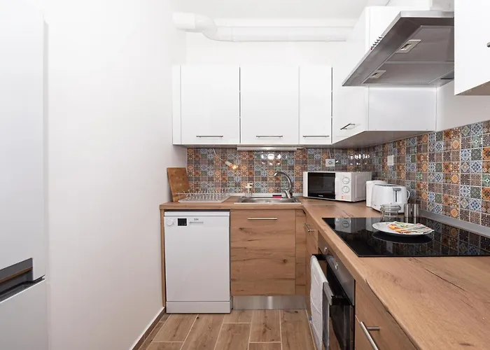 Waterfront By Firsthost *