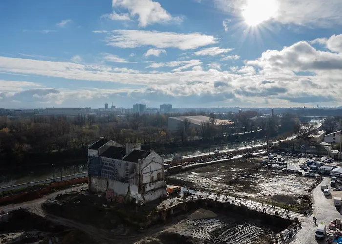 Waterfront By Firsthost