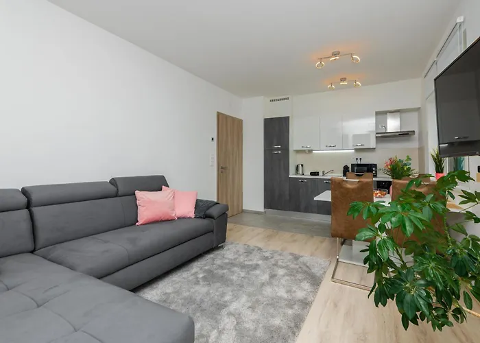 Waterfront By Firsthost *