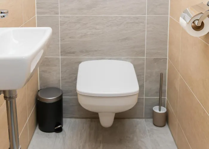 Waterfront By Firsthost Апартаменты *