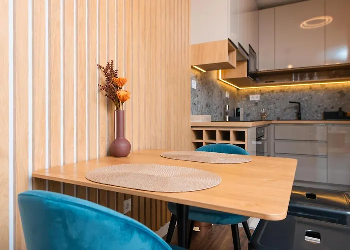 Waterfront By Firsthost Апартаменты