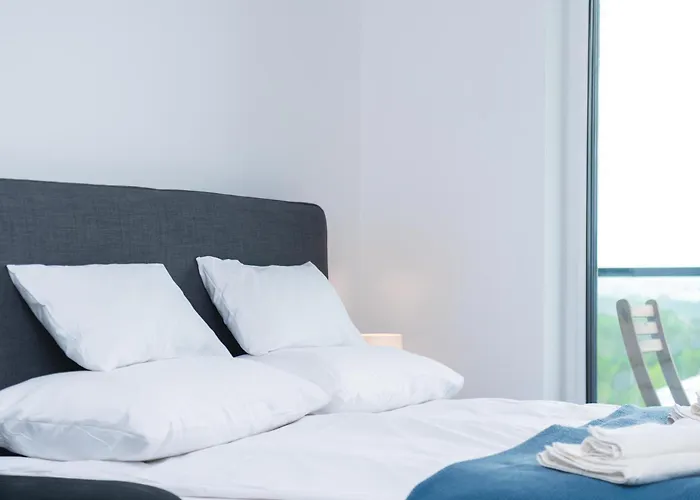 Waterfront By Firsthost *