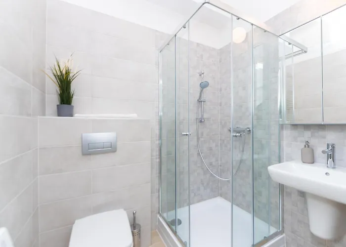 Апартаменты Waterfront By Firsthost *