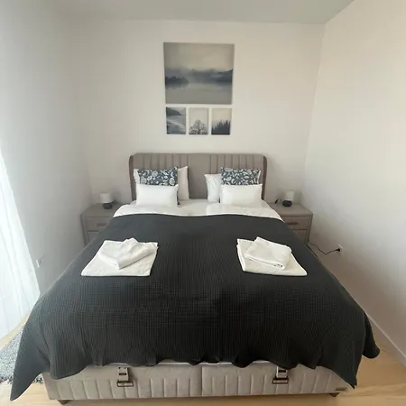 Waterfront By Urbanrent Apartament